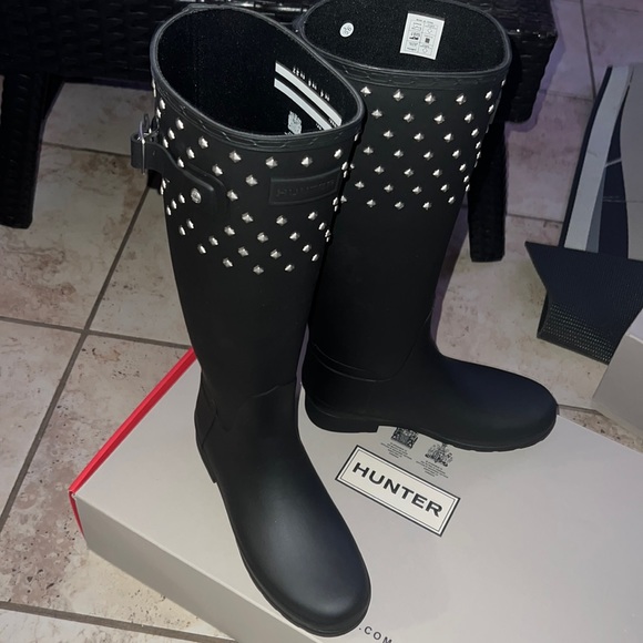 Hunter boots with studs 🖤size 6 NWB - Picture 2 of 3